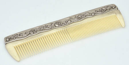 UNH28 (Silverplste, Hollowware) Comb