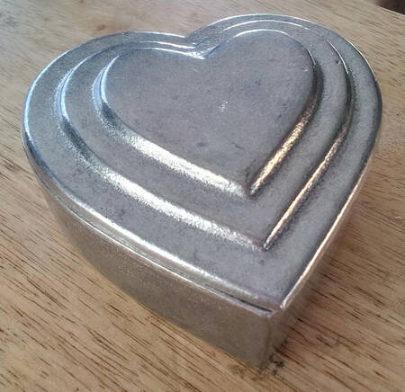 Armetale Hollowware (Non-Silver) 5" Heart Box & Lid
