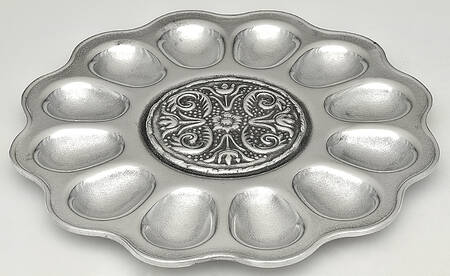 William & Mary (Armetale, Hollowware Deviled Egg Tray (Holds 12)