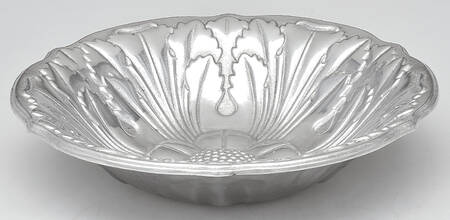Acanthus (Pewter, Hollowware) Medium Round Vegetable Bowl