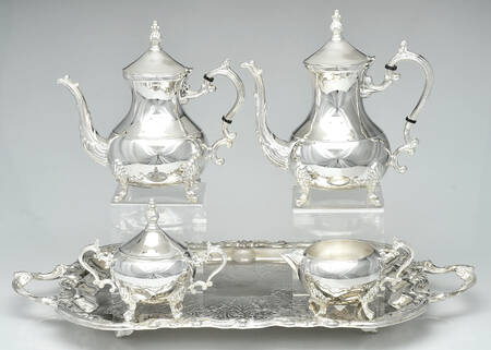 Lady Margaret (Slvp, Hollowware) 5-Pc Silverplate Tea Set with Footed Tray by Wallace Silver