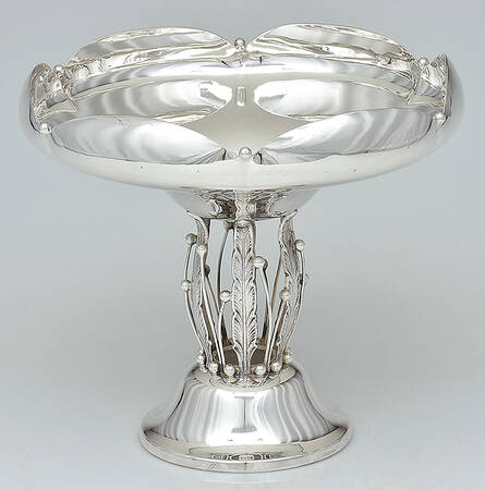 300 (Sterling, Hollowware) Centerpiece/Fruit Stand