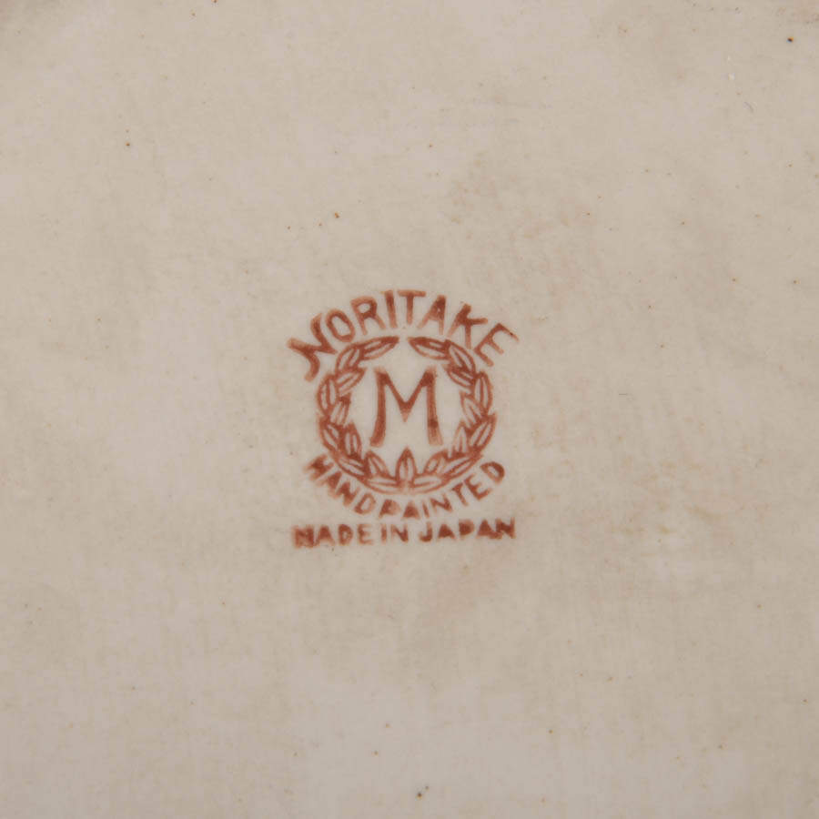 Pair of Noritake Lusterware Vanity Powder Boxes-9