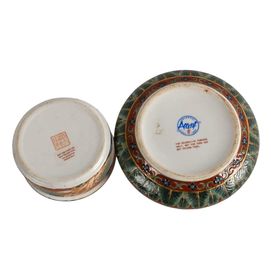 Pair of Ornamented Porcelain Jewelry Dishes with Lids-10