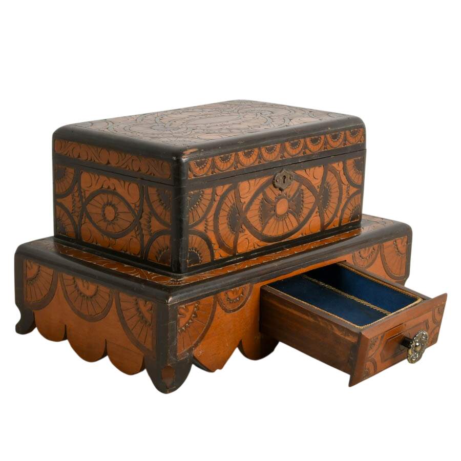 Antique Fresian Folk-Art Chip Carved Box-5