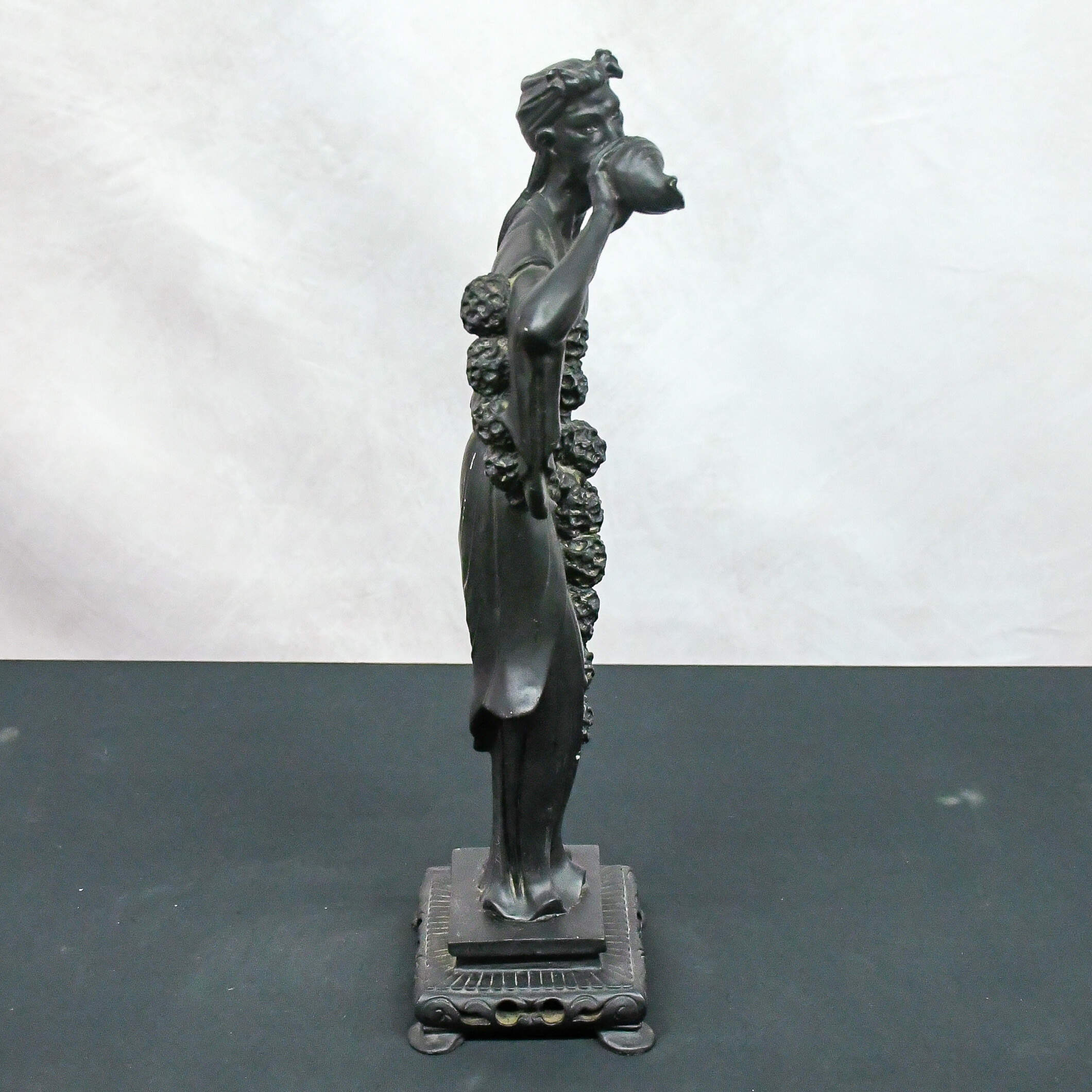 Black Ceramic Conch Shell Horn Player Statue-4