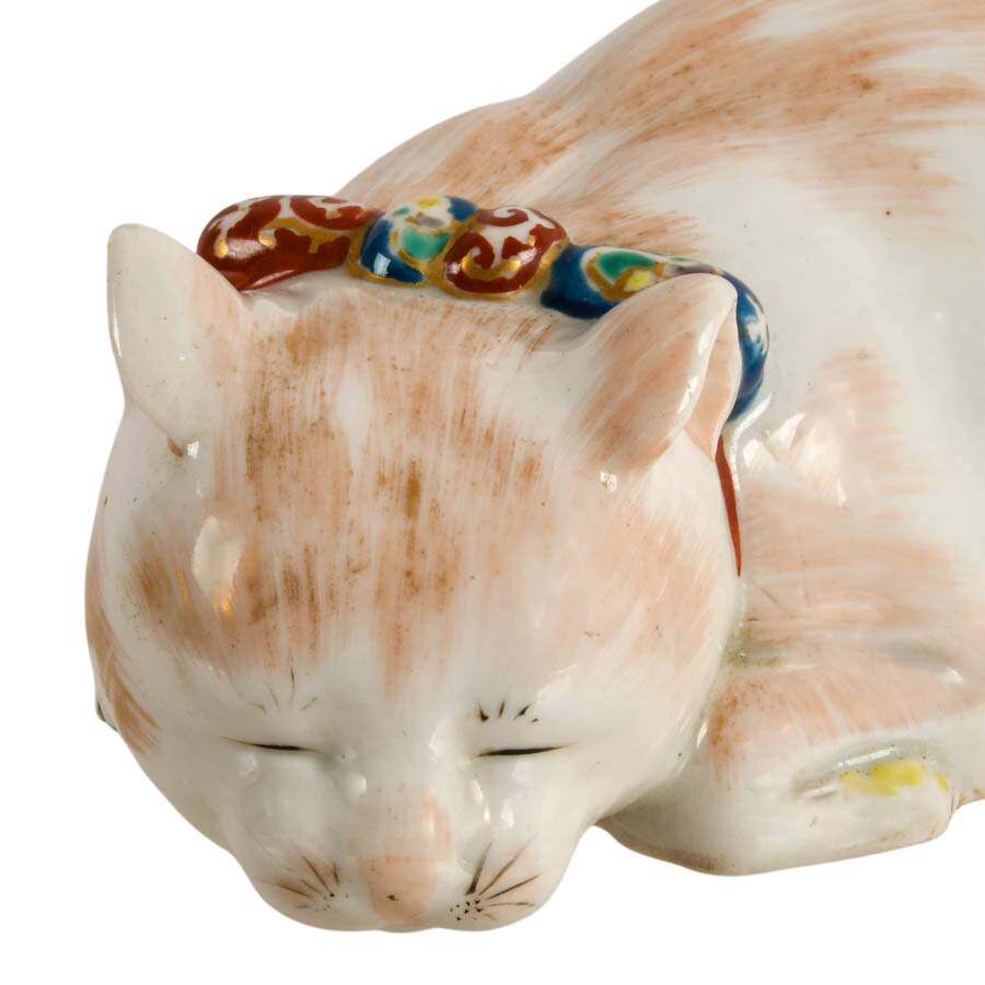 Japanese Kutani-Ware Style Porcelain Sleeping Cat Figure-5