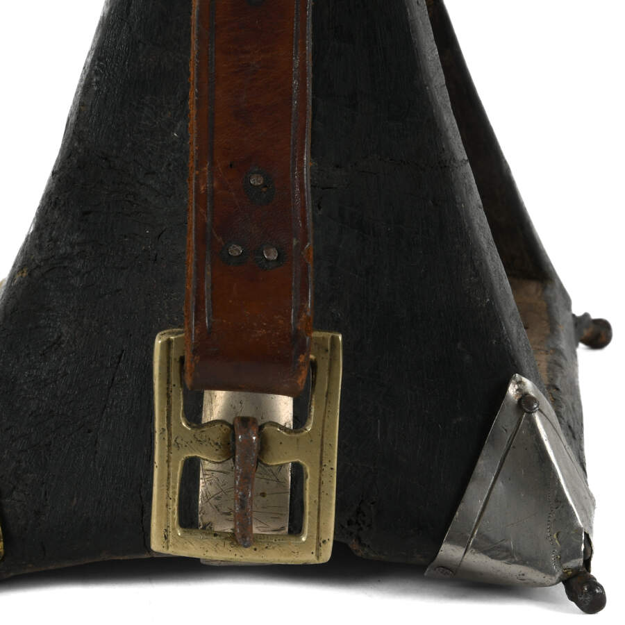 Antique Pair of Leather South American Gaucho Stirrups-7