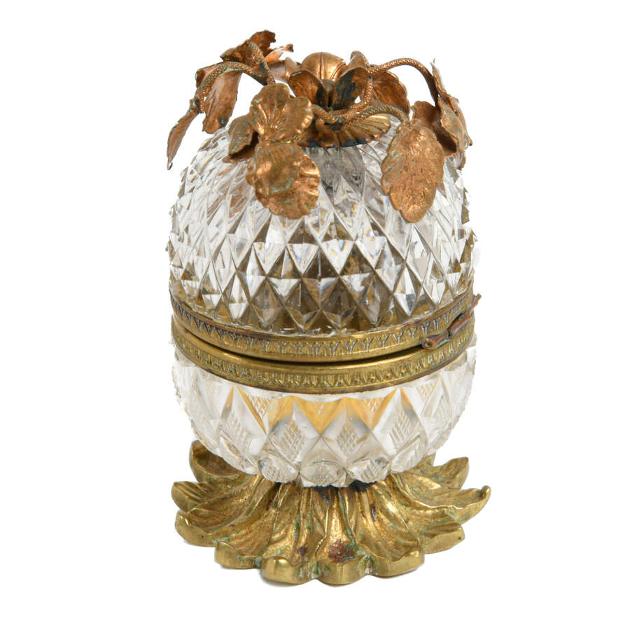 Opulent Ignition Crystal Table Lighter-1