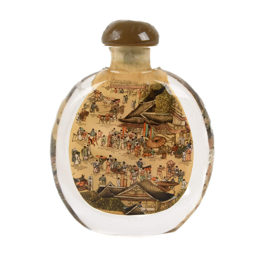 Large Chinese Reverse-Painted Village Scene Snuff Bottle-4