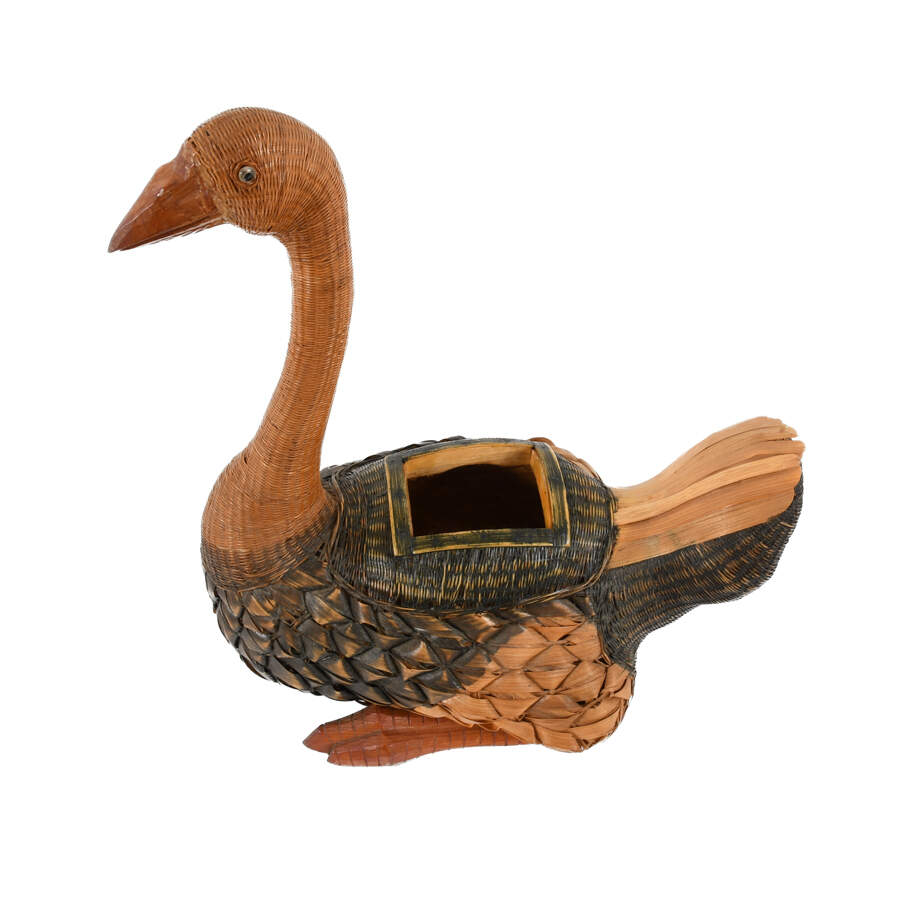Mid-Century Modern Rattan Zhejiang Handicraft Goose Basket-7
