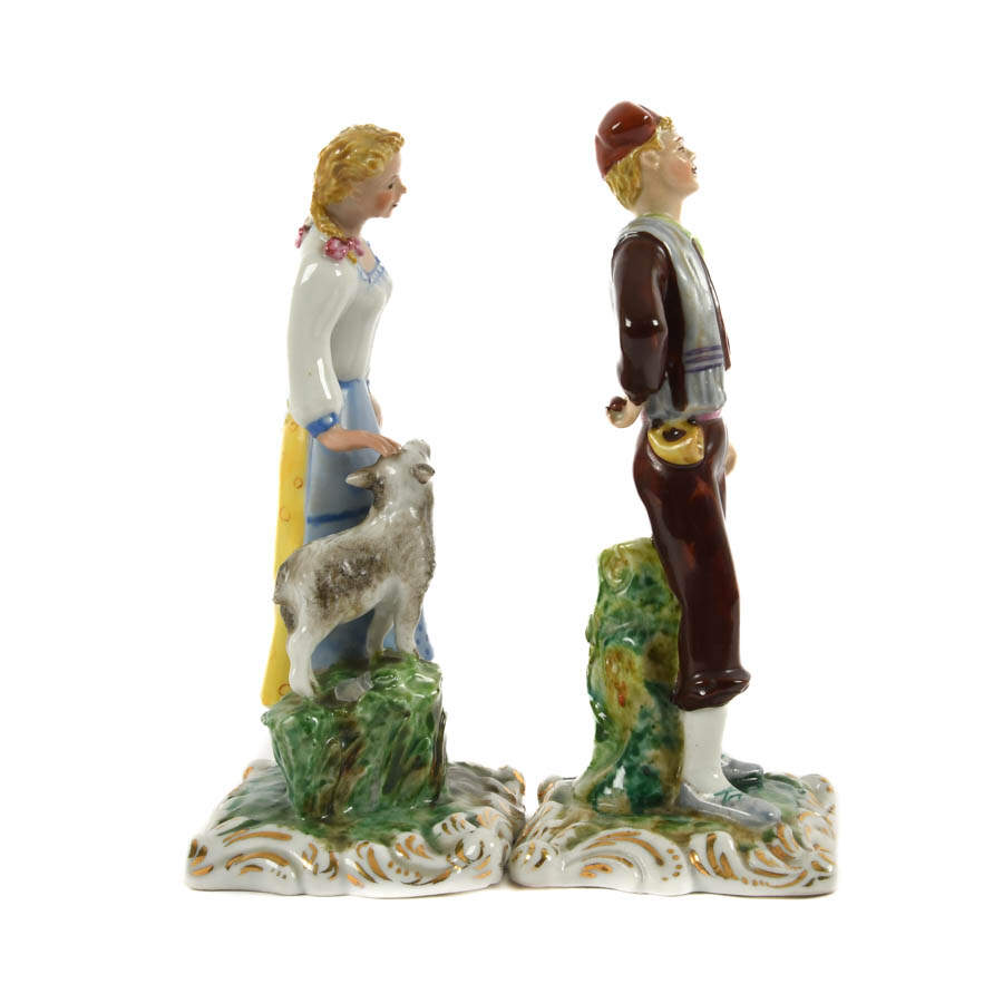 Antique Pair of Porcelain Marquesa Figural Couple Statues-12