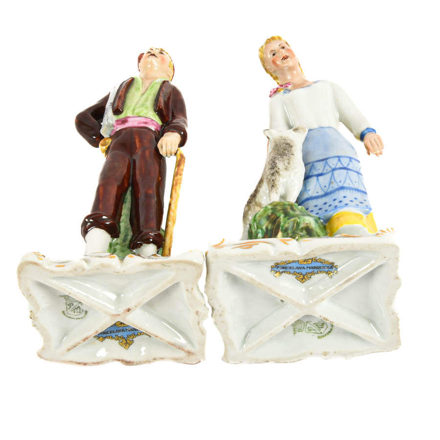 Antique Pair of Porcelain Marquesa Figural Couple Statues-8