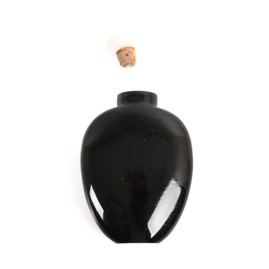 Antique Black and White Stopper Glass Snuff Bottle-4