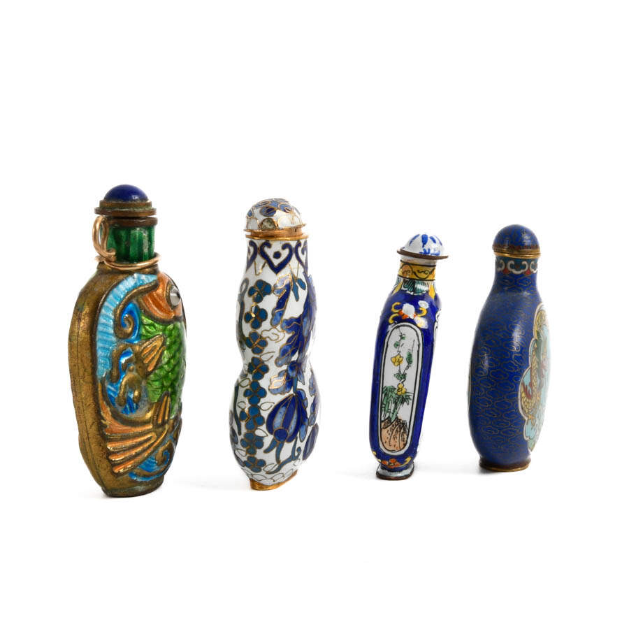 Grouping of Four Chinese Enamel Snuff Bottles-4