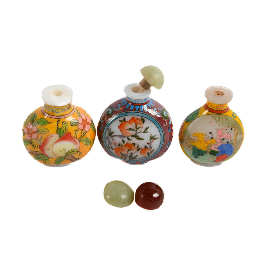 Three Hand-Painted Snuff Bottles-5