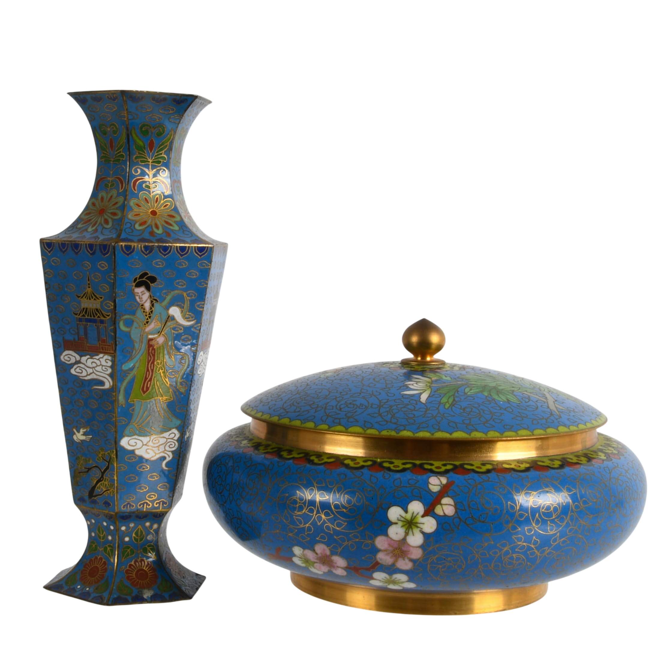 Two-Piece Chinese Cloisonné Blue Floral Vase and Trinket Box-4