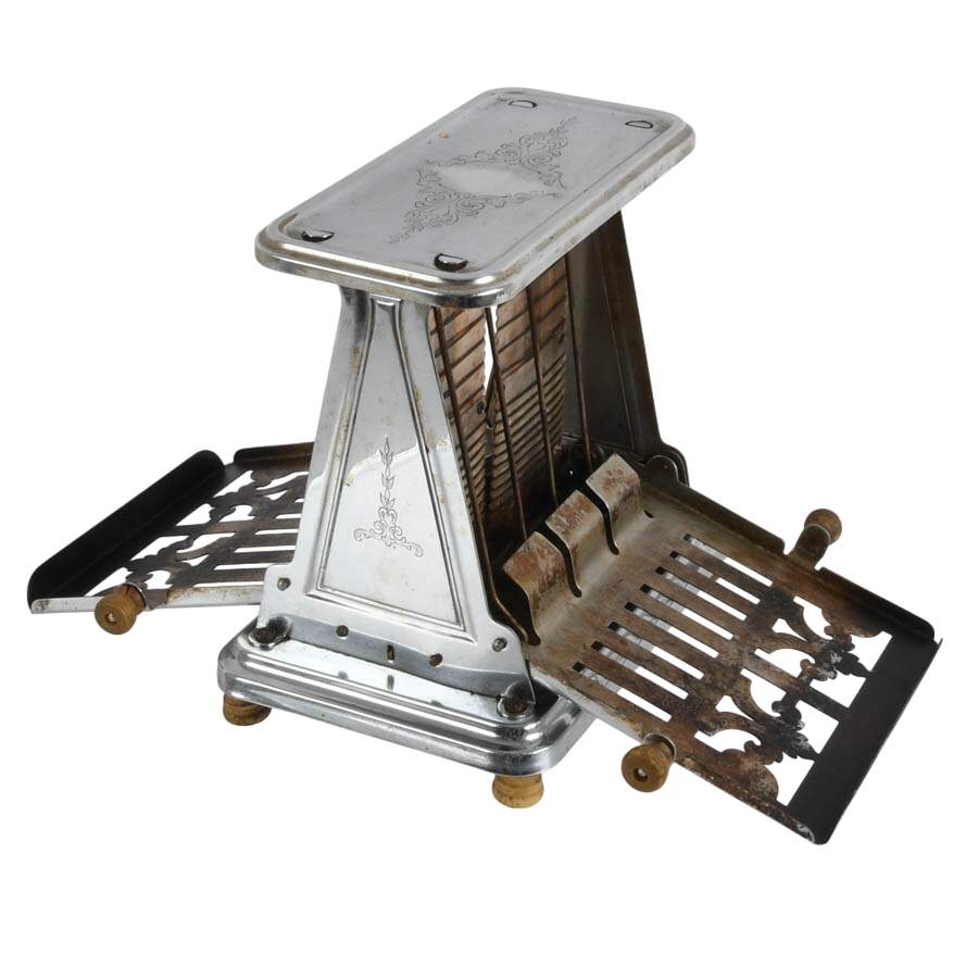 Universal Toaster and Five Limoges Bread and Butter Plates-7
