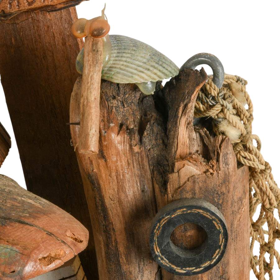 Handmade "Craby Bill's" Driftwood Shack-6