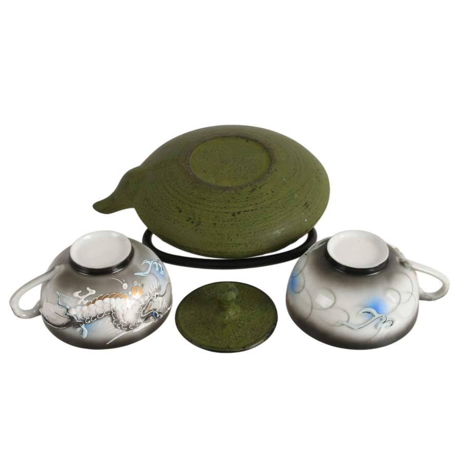 Japanese Cast Iron Kettle and Dragonware Cups-7