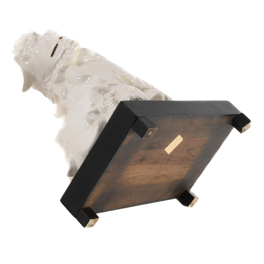 Blanc De Chine Imperial Lion on Black Pedestal Base-7