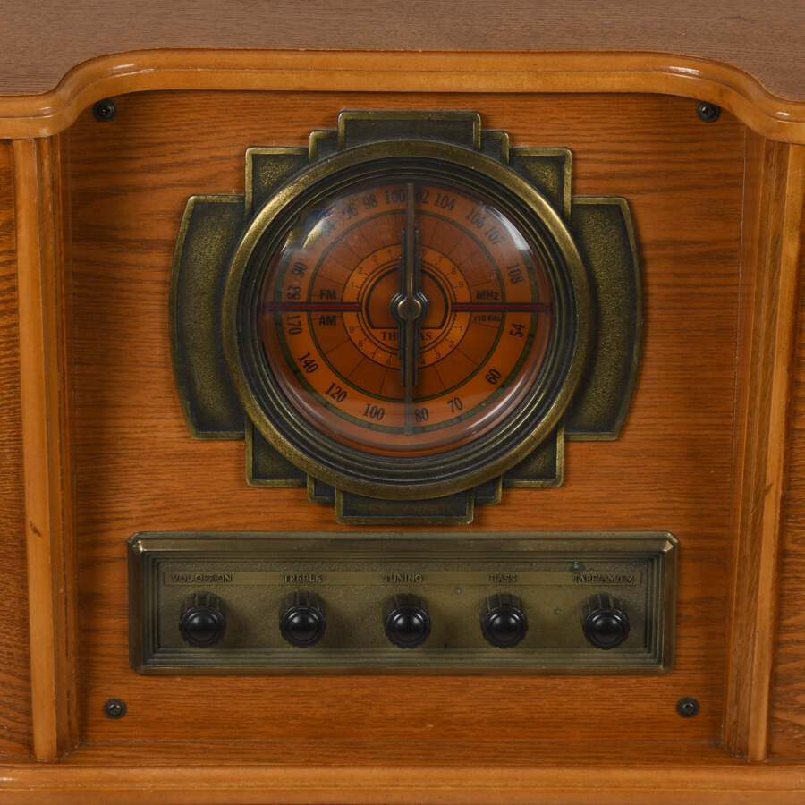 Thomas Museum Series Floor Model Radio-2