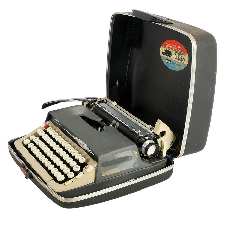 Portable Smith Corona Galaxie Typewriter with Case-5