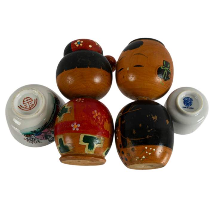 Four-Piece Japanese Memorabilia: Kokeshi Dolls, Tea and Sake Cups-8