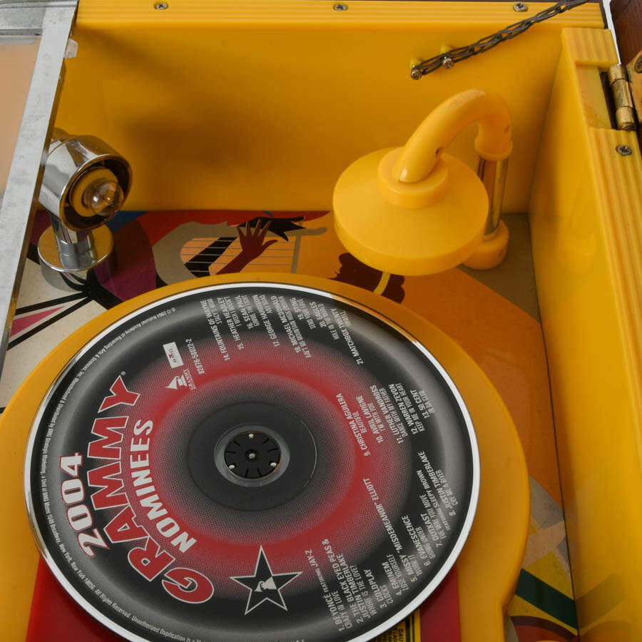 Polyconcept USA Inc. Retro-Style Tabletop Jukebox-6