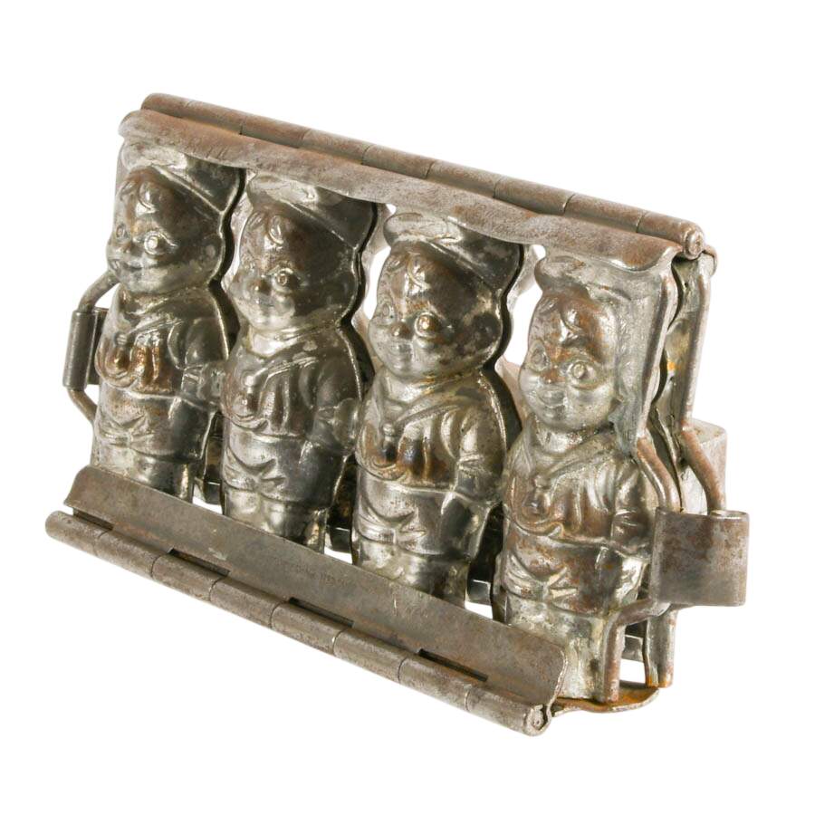 1930s Anton Reiche German Chocolate Bunny Mold-2