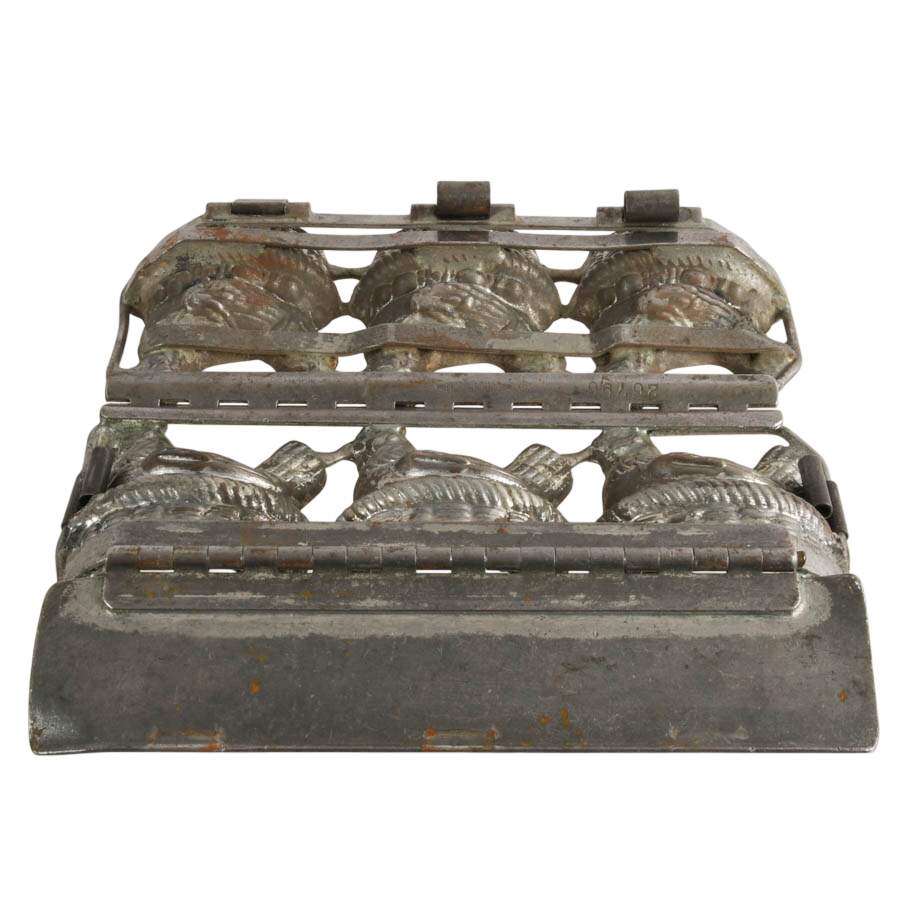 Anton Reiche Triple Hens on Nests Chocolate Mold-4