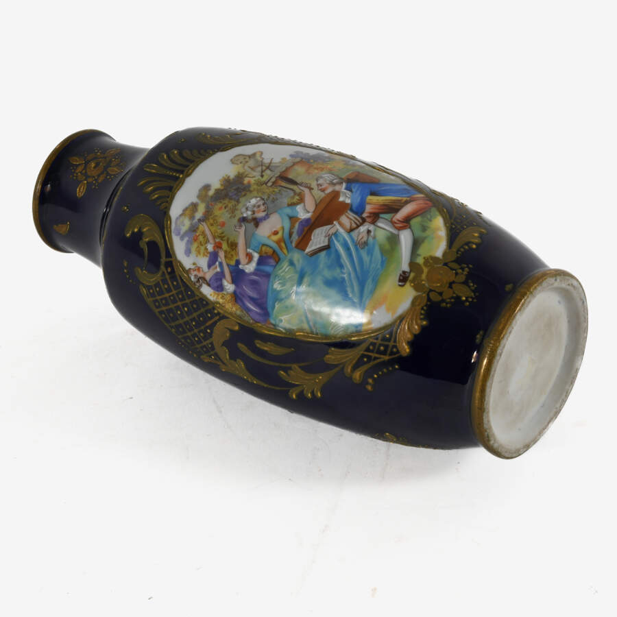 Antique Painted Vase Depicting a Courting Scene-7
