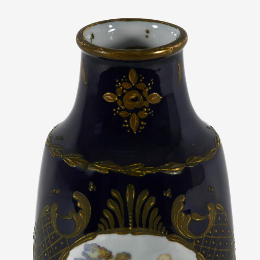 Antique Painted Vase Depicting a Courting Scene-5