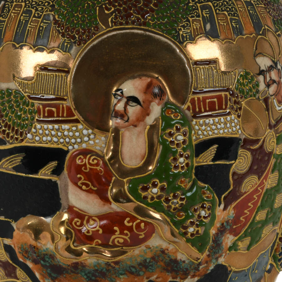 Japanese Black and Gold Satsuma Vase-9