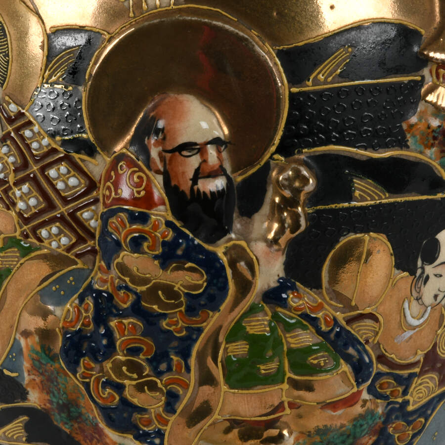 Japanese Black and Gold Satsuma Vase-8