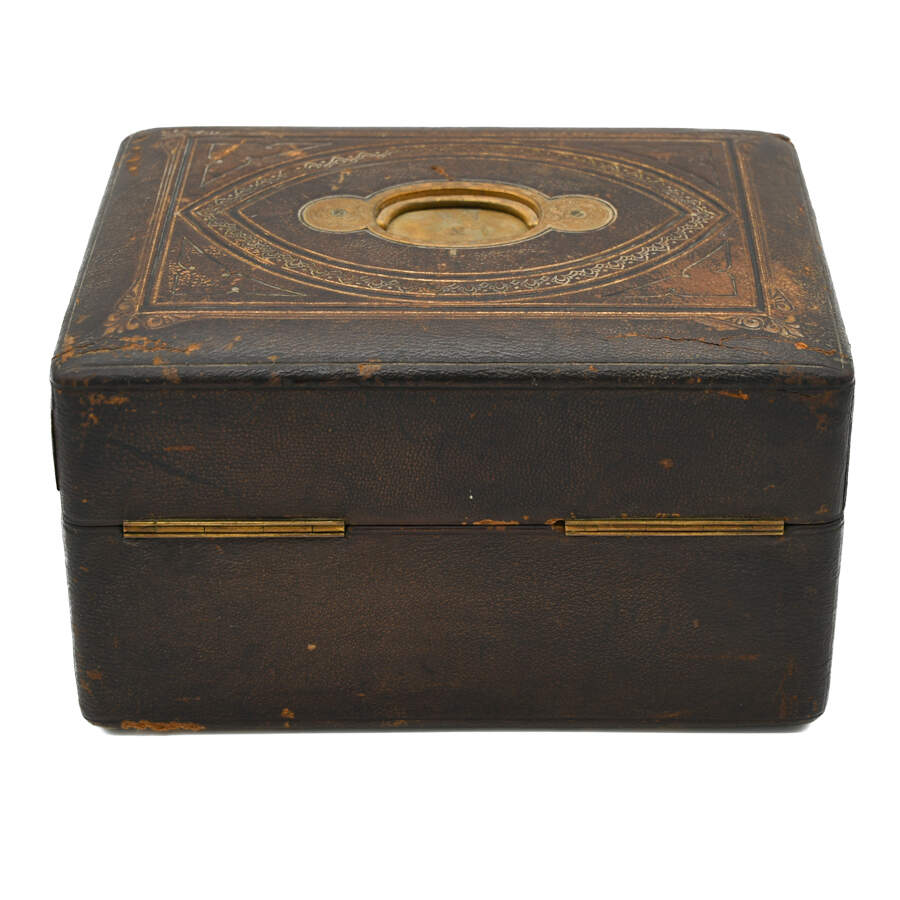 Antique 19th-Century Wooden Vanity Set-4