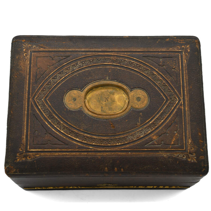 Antique 19th-Century Wooden Vanity Set-3
