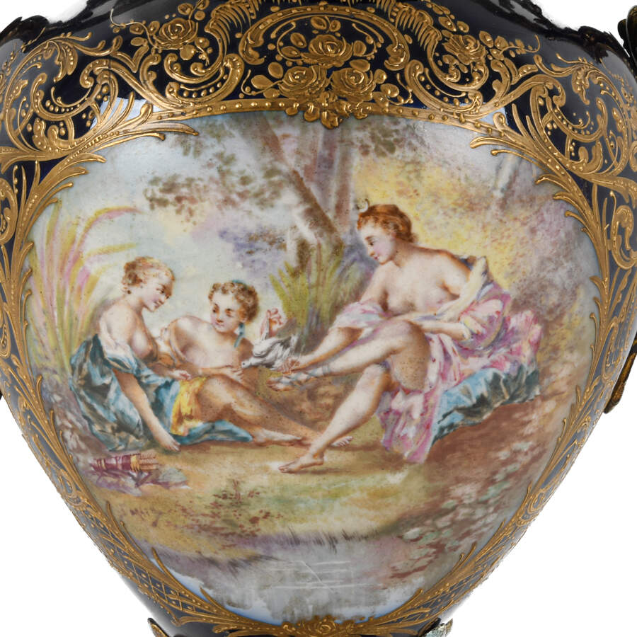 Antique Sèvres-Style Ormolu and Hand-Painted Lidded Urn-7