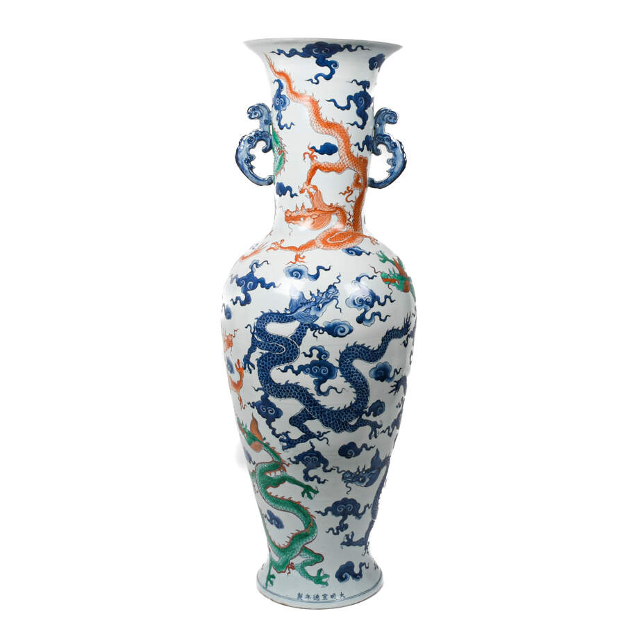 Monumental Chinese Vase Decorated with Dragons-1