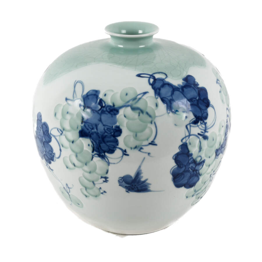 Chinese Blue and White Vase-3