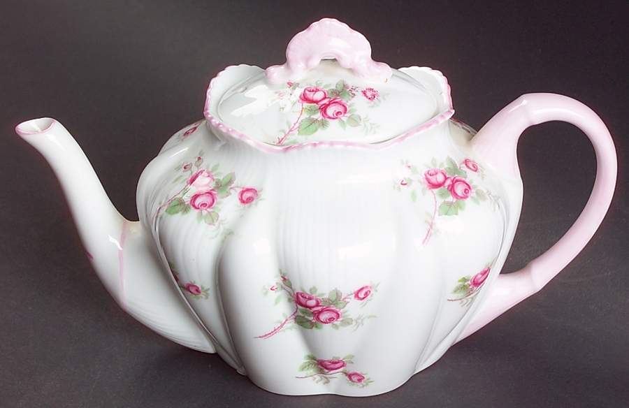 Bridal Rose (Dainty Shape) Individual Teapot & Lid by Shelley