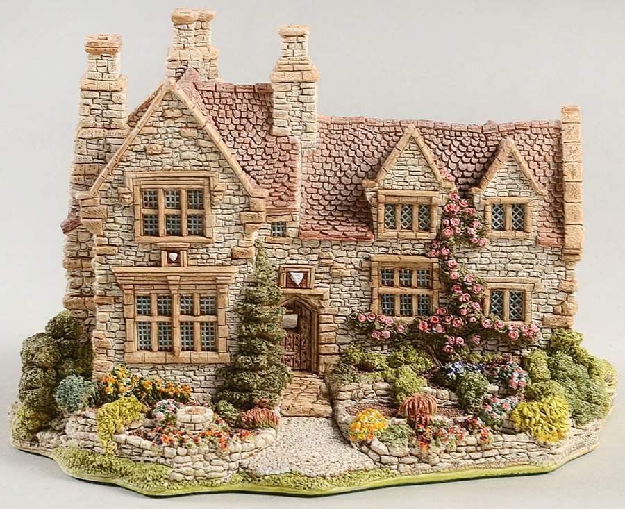 English Cottages Armada House - Boxed by Lilliput Lane