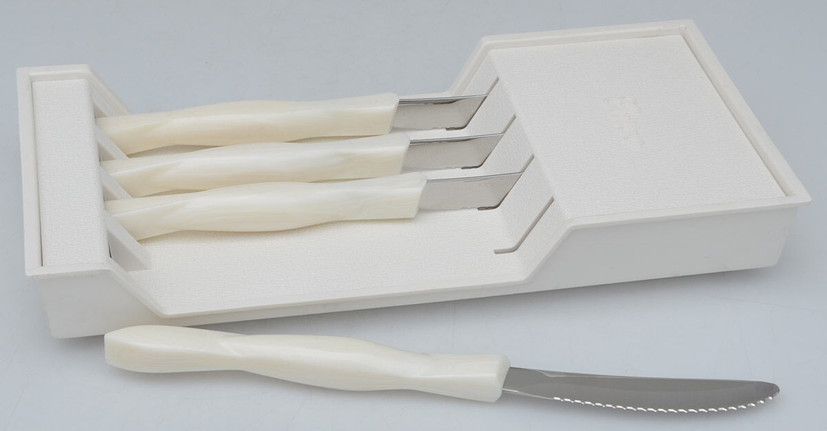 CUE3 (Stainless) Modern Hollow Knife - Set of 4 with Case by Cutco Silver-2