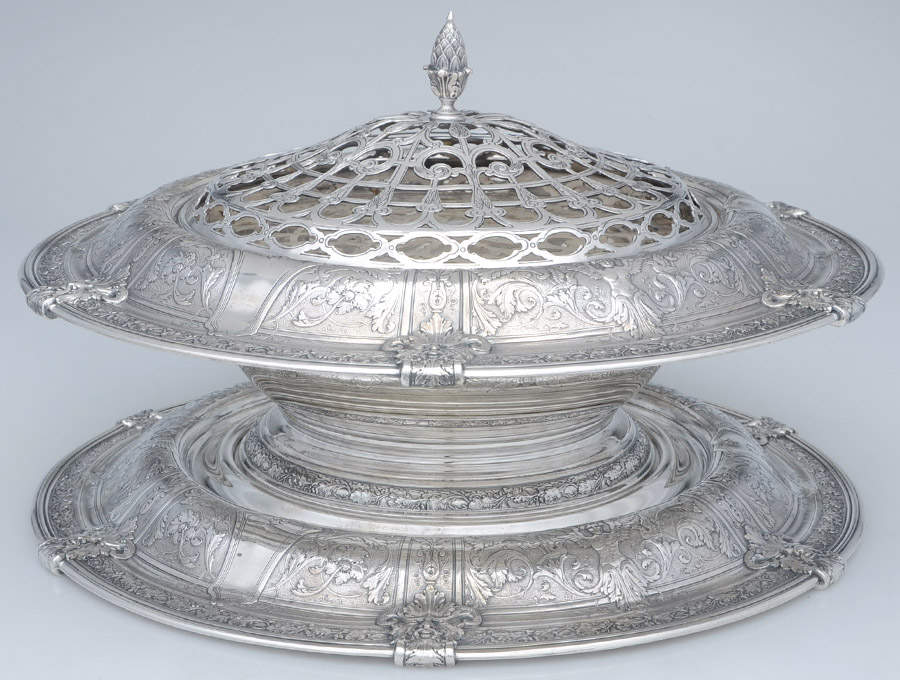 Florentine-Florenz (Sterling, 1901, Hollowware) Round Footed Centerpiece & Underplate with Slvp Frog by Gorham Silver-2
