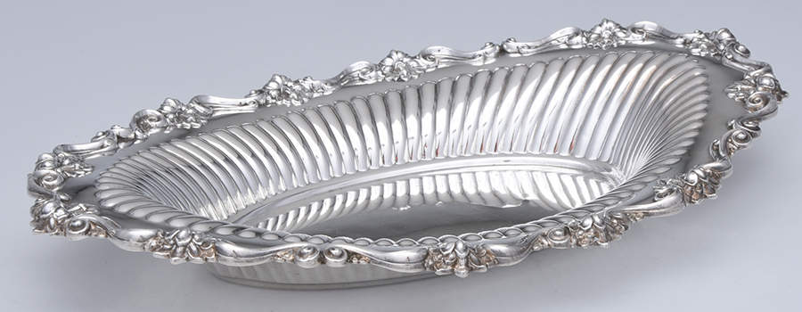 602 (Sterling, Hollowware) 12" Oval Vegetable by Meriden Britannia -1