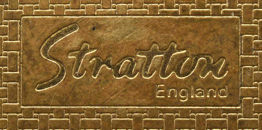 SR71 (Hollowware) Compact with Mirror by Stratton-2