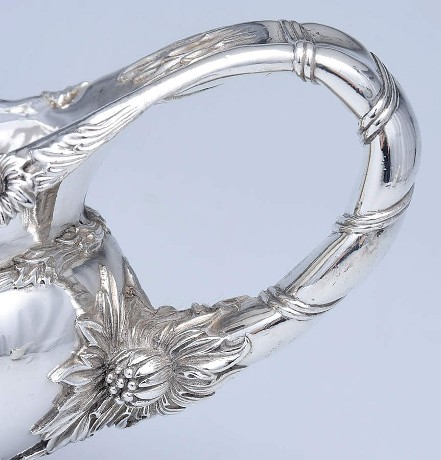 Chrysanthemum (Strl, 1880, Hlwr, 925-1000, FloralEdge) Sauce Boat & Liner by Tiffany & CO SILVER-4