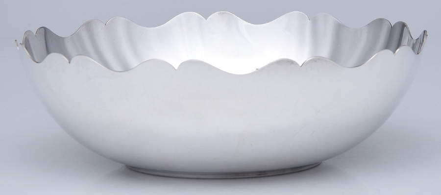 25155 (Sterling, Hollowware) 8" Round Berry/Fruit Bowl by Tiffany & CO SILVER-1