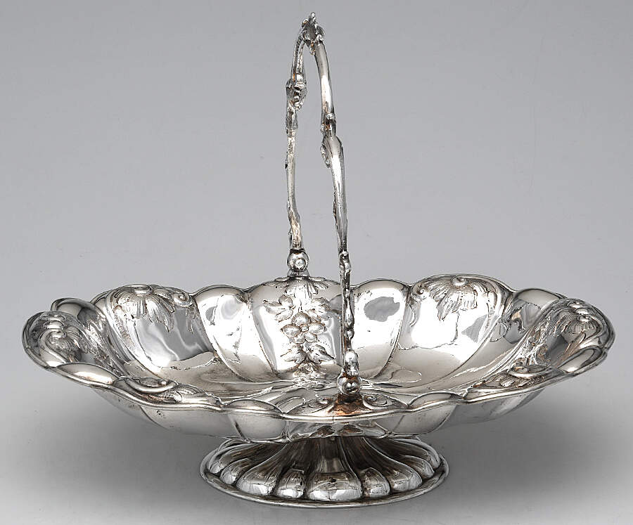 INS680 (Silverplate, Hollowware) 13" Handled Basket by International Silver-1