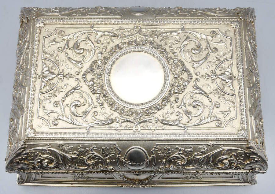 TISTIS112 (Sterling, Hollowware) Jewelry Box with Hinged Lid by Tiffany & CO SILVER-5